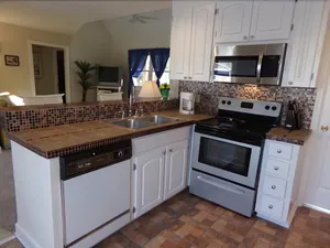 Image of Ah' Frigate 3 Bedroom Home by RedAwning