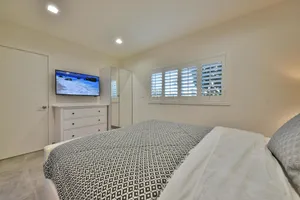 Image of 1244#2 Luxurious Newly Remodeled Beach Home, Sleeps 4 w/ AC