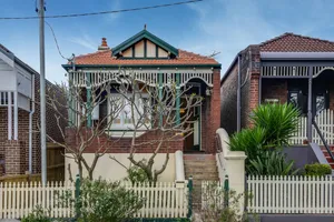Image of Stunning Inner City House Close to Fish Market