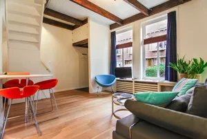 Image of Loge 10