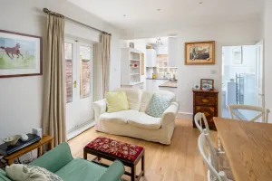 Image of Homely 2 bed riverside flat w patio in Hammersmith