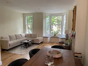 Image of Chic 2 Bedroom Townhouse in Oval