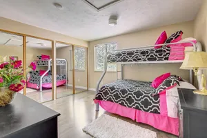 Image of Ideally Located Westminster Home - Sleeps 13