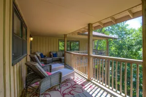 Image of Alpine Walking Distance To App Ski 2 Bedroom Cottage by Redawning