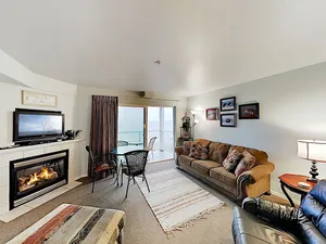 Image of Spectacular Bayfront Condo with Elevator, Fireplace, WiFi