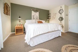 Image of Waters Edge 304