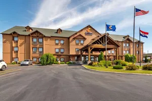 Image of Comfort Inn & Suites Macon