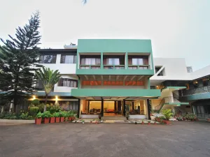 Image of The Planter's Court