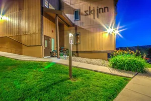Image of Ski Inn By Retreatia