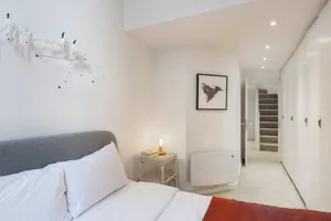 Image of Bright 2 Bedroom Apartment Near Old Street