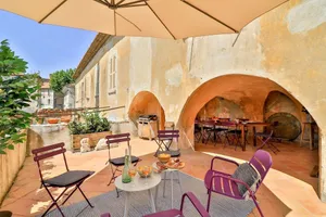 Image of La Maison Long