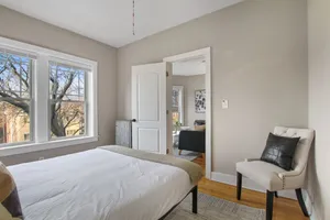 Image of 3BR Apartment w Laundry in Rogers Park
