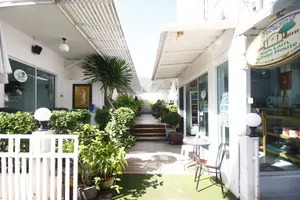 Image of Koh Larn White House