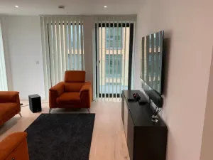 Image of Luxury 2 Bedroom 2 Bathroom Apartment by ExCeL & The 02, London