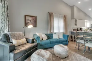 Image of Treetop Haven 2 Bedroom Condo by Redawning