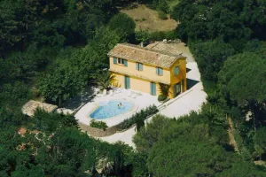 Image of Le Vieux mas