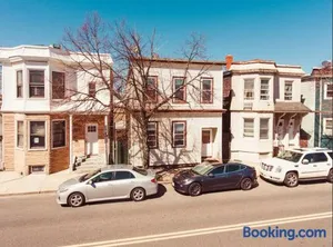 Image of Super Convenient,Cozy Condo right near the Airport