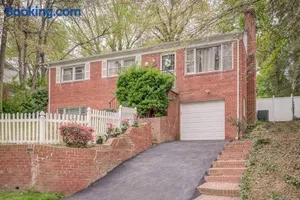 Image of Vibrate DC Hob 4 bedroom 2 full bathroom with 3 parking
