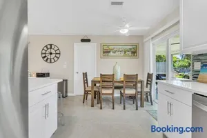 Image of Dreaming on the Canal