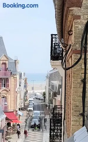 Image of Charmant 2 Pces, Centre ville-250 m de la Plage