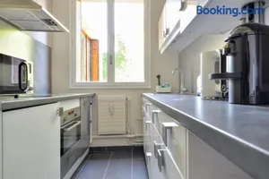 Image of Design flat with private garden close to the Palace of Versailles Welkeys