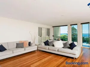 Image of Blue Bird at Nelson Bay