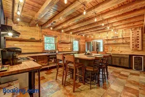 Image of Spacious Cabin with hot tub, game room, WIFI near Atlanta airport