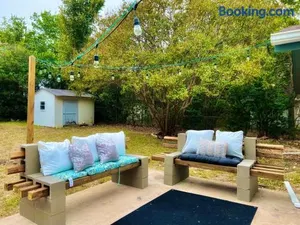 Image of Casa Azul - Within Minutes to Austin's Main Attractions