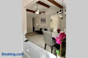 Image of Modern Comfort in the Heart of Baton Rouge, Mall of Louisiana