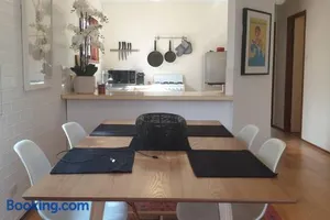 Image of Cosy Great Location 2Bed 1Bath with Parking