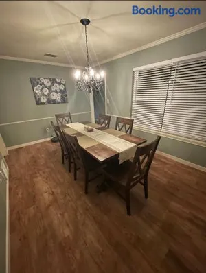 Image of Charming 3/2 House by Shopping, LCU, and Tech!