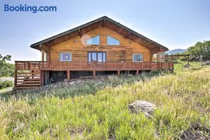 Image of Peaceful Mesa Escape with Picture-Perfect Views