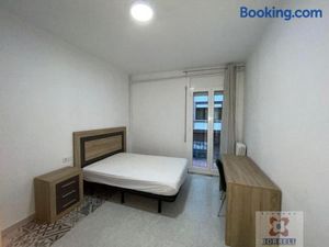 Image of Amplia habitacion en Lleida