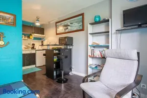 Image of Cozy 1-bedroom w garden 15 min from downtown Vannes Welkeys