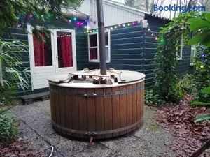 Image of "Esdoorn" ontspannen in de hottub