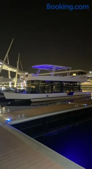 Image of House boat The Deep