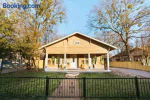 Image of 4bd 2 bath home in Downtown McKinney!