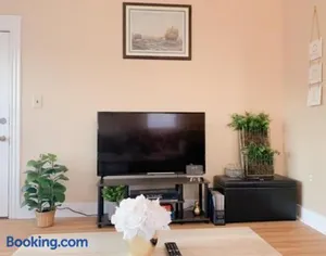 Image of Cozy & Sunny 3 Bed 1 Bath near Providence!