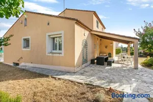 Image of Rez de chausse entier d'une maison,15' des plages