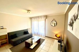 Image of SOBNB- Grand studio proche frontieres Suisse