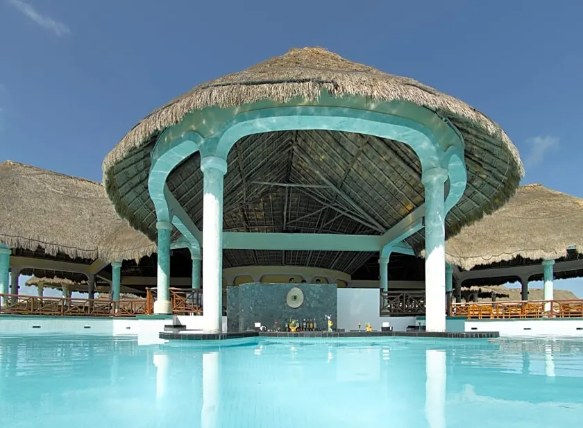 Grand Palladium White Sand Resort & Spa - All Inclusive - Image 1
