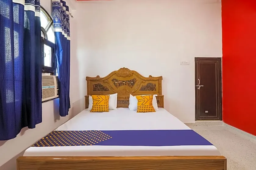 Hotel Vrindavan by OYO Rooms - Image 1
