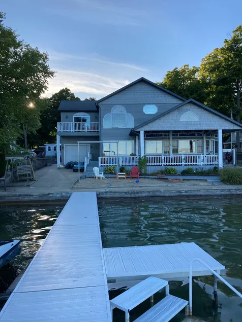 Diamond Lake Lakehouse - Cassopolis, Michigan - Image 1