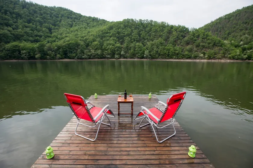 LAKE HOUSE - Image 1