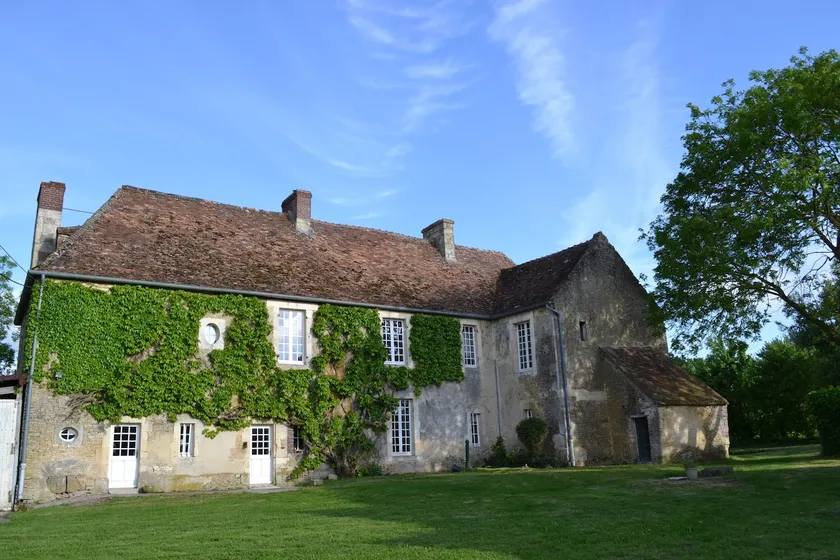 LA VILLA Escuris - Manor Historia del siglo XVIII - Image 1
