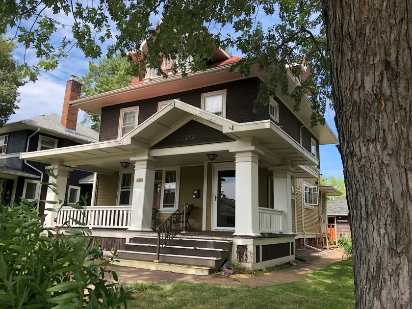 Historic Arris House - Updated Elegance - Image 1