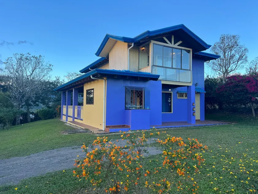 Cabin near the airport and Poás volcano - Image 1