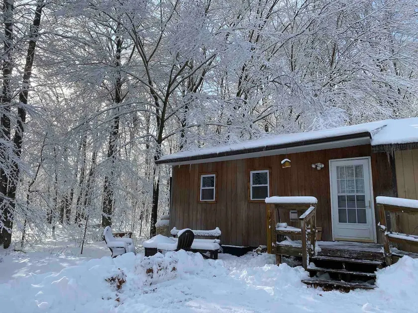 “The Lookout” Cabin Getaway in the Poconos! - Image 1