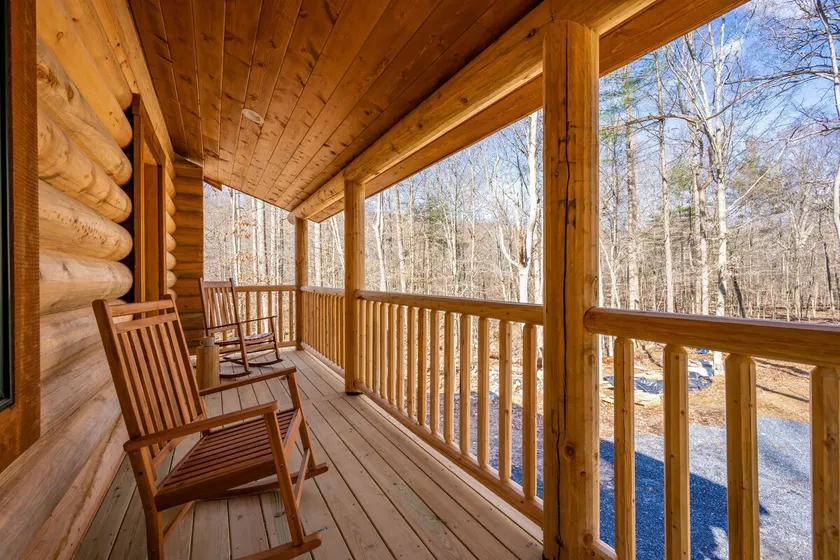 Studio apartment at Sugarloaf Log House - Image 1