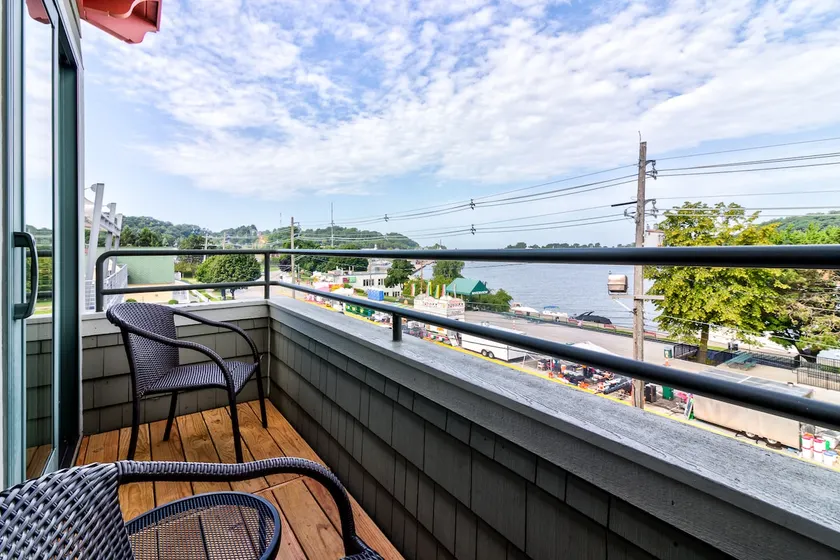Incredible Waterfront Views Beautiful 2 BD 2 Bath - Image 1